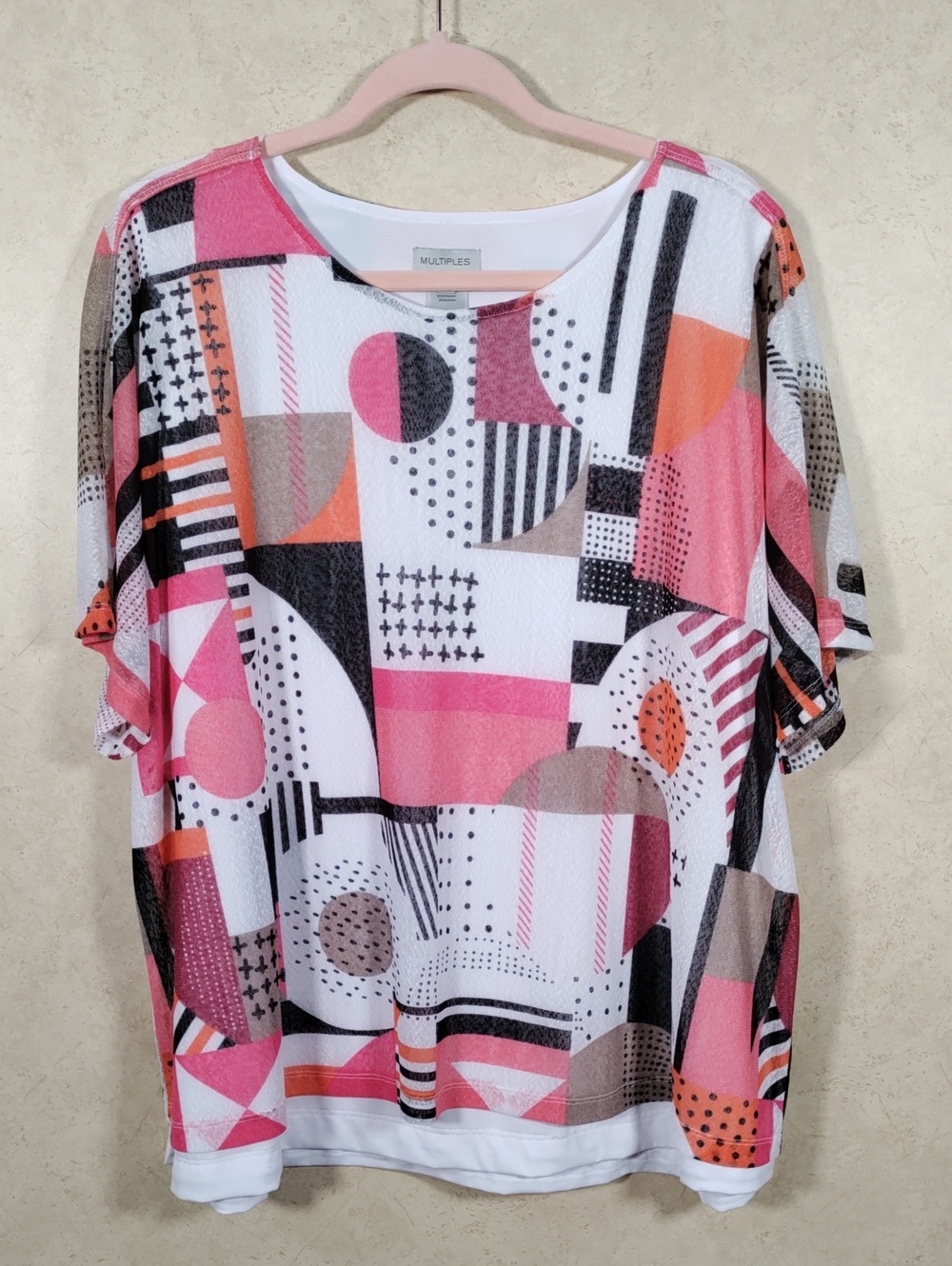 I134 Multiples Red, Tan & Black Geometric Dolman Sleeve Top 1X NEW
